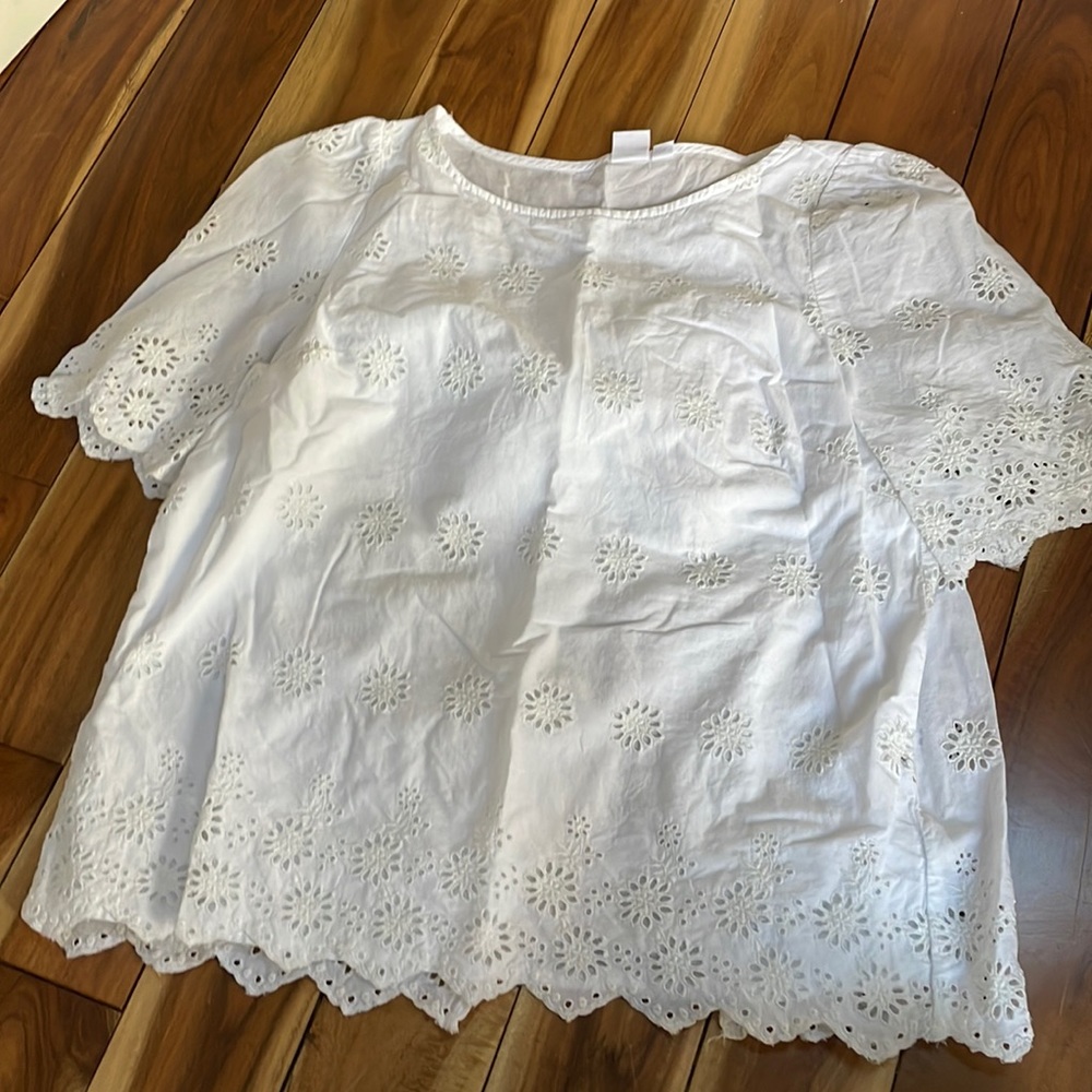 White gap top